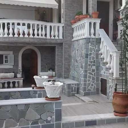 Pensión Vila Irilena *